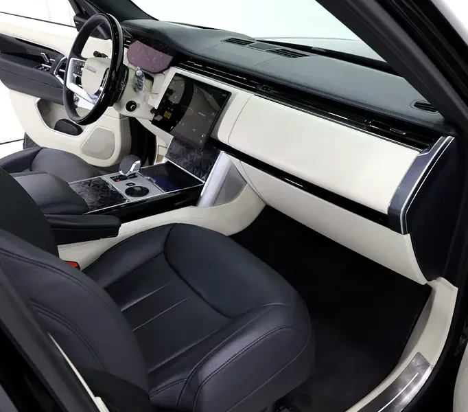 2024 Land Rover Range Rover HSE P530 4.4L Twin-Turbocharged V8 Petrol Black SUV