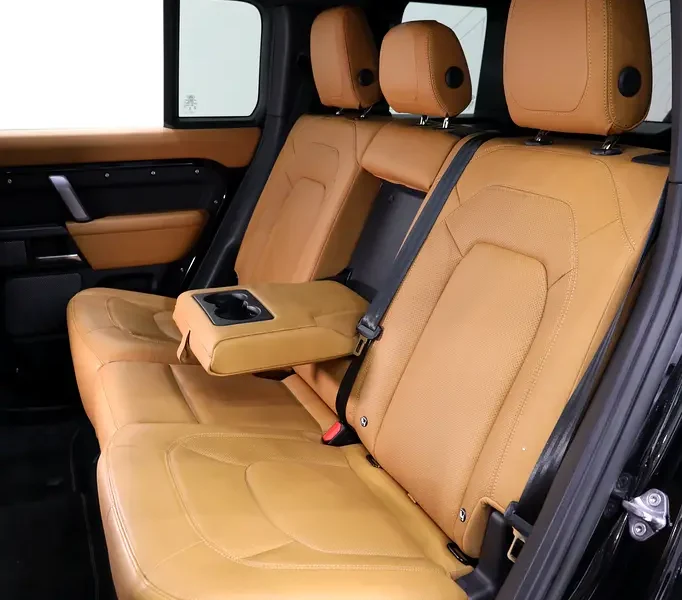 2024 Land Rover Defender 110 P525 5.0-liter Supercharged V8 Engine Black Tan SUV