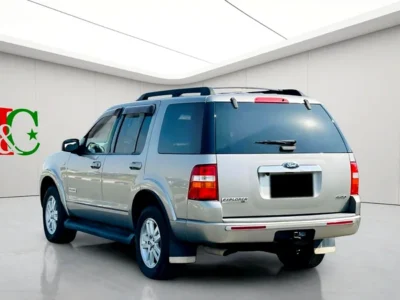 2008 Ford Explorer XLT 4.0 Litres V6 Petrol Engine Silver Beige SUV Automatic Clean Car