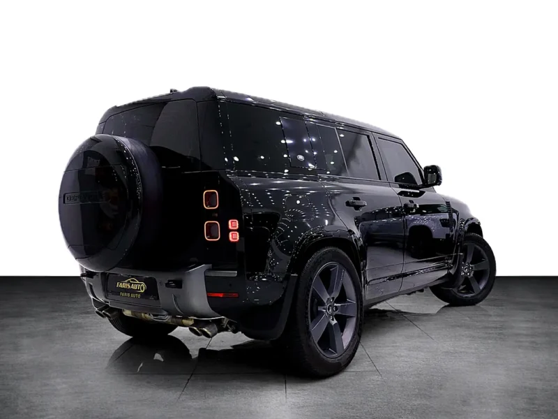 2024 Land Rover Defender 110 P525 5.0-liter Supercharged V8 Engine Black Tan SUV