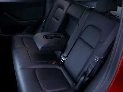 2024 Tesla Model Y Electric Vehicle Red Black Coupe 350 - 450 KM Range