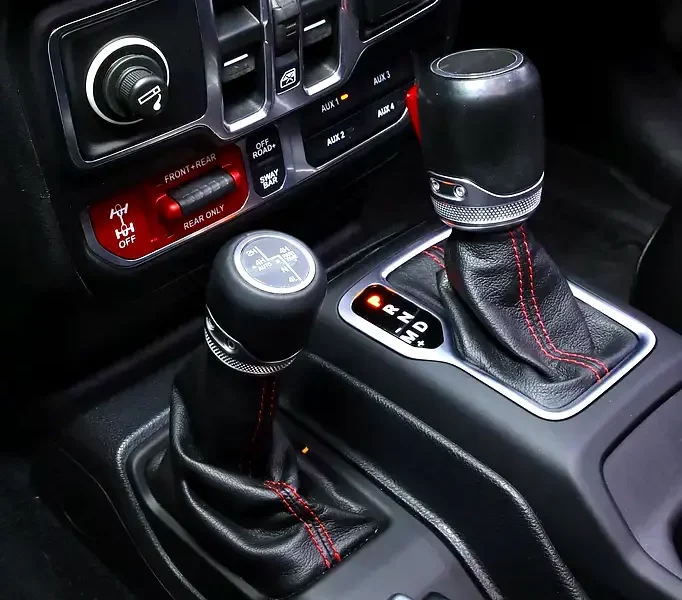 2020 Jeep Gladiator Launch Edition 3.6 Liters 3.6L Pentastar V6 Engine Black Pickup