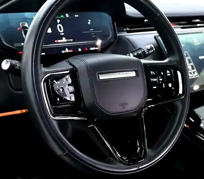 2024 Land Rover Range Rover Sport HSE Dynamic 3.0-L 6-cylinder Engine White Black SUV