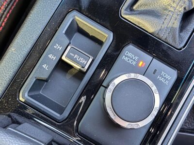 2025 TOYOTA TUNDRA SR5 4x4 3.4 Litres V6 Petrol Engine Green Black SUV USA Specs