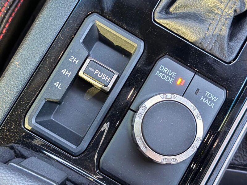 2025 TOYOTA TUNDRA SR5 4x4 3.4 Litres V6 Petrol Engine Green Black SUV USA Specs