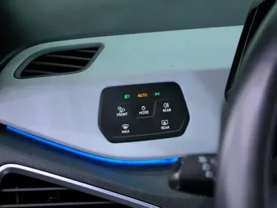 2022 Volkswagen ID.3 Pro Electric Vehicle White Black Hatchback 350 - 450 KM