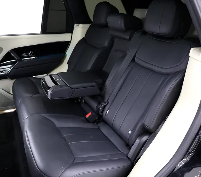 2024 Land Rover Range Rover HSE P530 4.4L Twin-Turbocharged V8 Petrol Black SUV