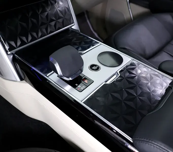 2024 Land Rover Range Rover HSE P530 4.4L Twin-Turbocharged V8 Petrol Black SUV