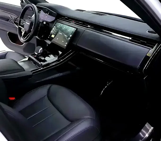 2024 Land Rover Range Rover Sport HSE Dynamic 3.0-L 6-cylinder Engine White Black SUV