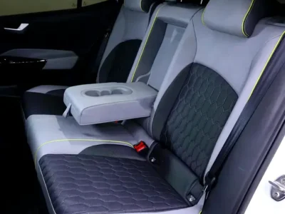 2022 Volkswagen ID.3 Pro Electric Vehicle White Black Hatchback 350 - 450 KM