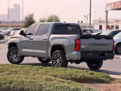 2025 TOYOTA TUNDRA SR5 4x4 3.4 Litres V6 Petrol Engine Green Black SUV USA Specs