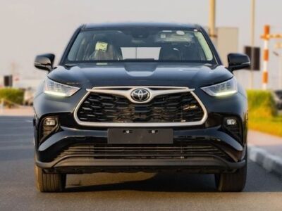 2026 Toyota Highlander LE 2.5L 4-Cylinder Hybrid Engine Black Grey SUV