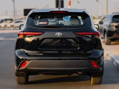 2026 Toyota Highlander LE 2.5L 4-Cylinder Hybrid Engine Black Grey SUV