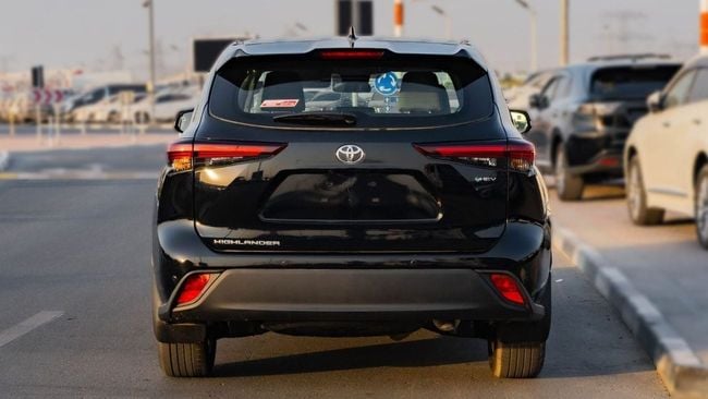 2026 Toyota Highlander LE 2.5L 4-Cylinder Hybrid Engine Black Grey SUV