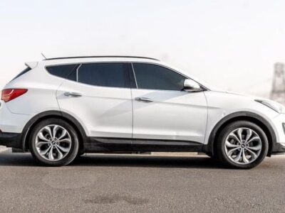 2016 Hyundai Santa Fe 3.3 Litres V6 Petrol Engine White Black SUV GCC Specs