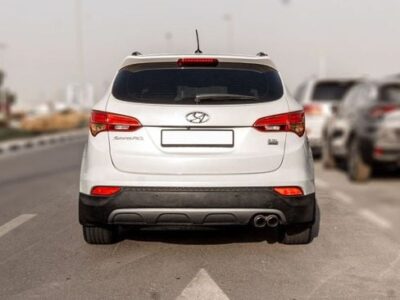 2016 Hyundai Santa Fe 3.3 Litres V6 Petrol Engine White Black SUV GCC Specs