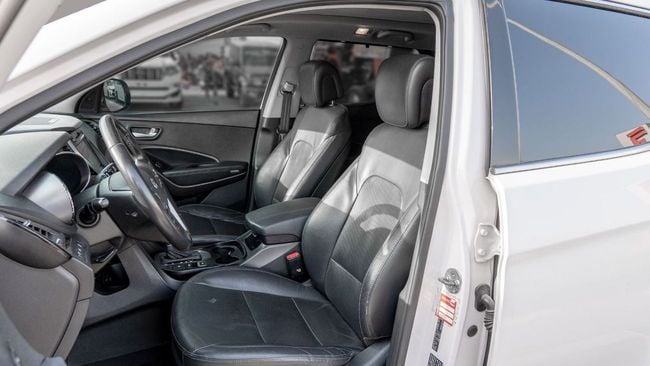 2016 Hyundai Santa Fe 3.3 Litres V6 Petrol Engine White Black SUV GCC Specs