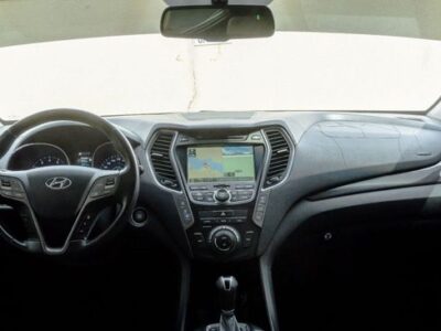 2016 Hyundai Santa Fe 3.3 Litres V6 Petrol Engine White Black SUV GCC Specs