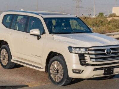 2026 Toyota Land Cruiser 300 GXR 3.3L V6 Twin Turbo Diesel Engine White Black SUV GCC Specs