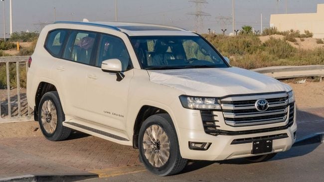 2026 Toyota Land Cruiser 300 GXR 3.3L V6 Twin Turbo Diesel Engine White Black SUV GCC Specs