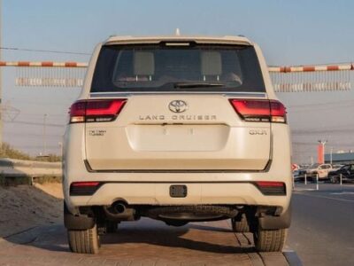 2026 Toyota Land Cruiser 300 GXR 3.3L V6 Twin Turbo Diesel Engine White Black SUV GCC Specs