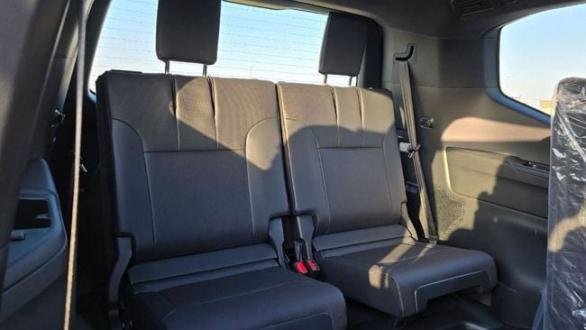 2026 Toyota Land Cruiser 300 GXR 3.3L V6 Twin Turbo Diesel Engine White Black SUV GCC Specs