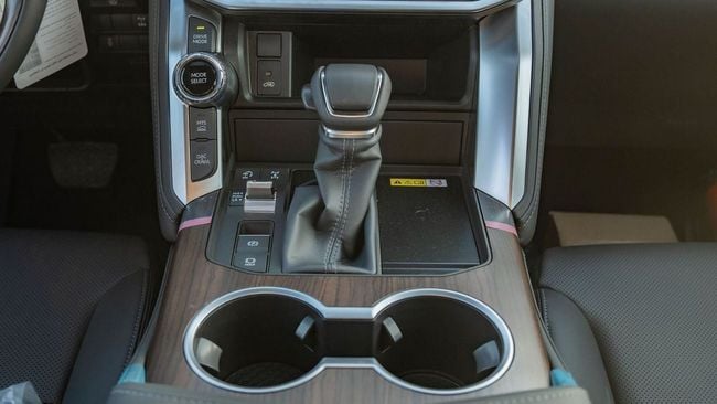 2026 Toyota Land Cruiser 300 GXR 3.3L V6 Twin Turbo Diesel Engine White Black SUV GCC Specs