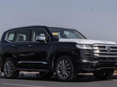 2026 Toyota Land Cruiser 300 VXR 3.5 Litres V6 Twin Turbo Petrol Black Beige SUV GCC Specs