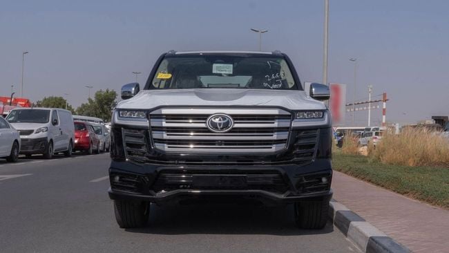 2026 Toyota Land Cruiser 300 VXR 3.5 Litres V6 Twin Turbo Petrol Black Beige SUV GCC Specs