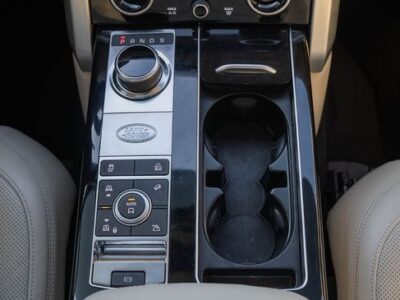 2020 Land Rover Range Rover Vogue 5.0-liter V8 Supercharged Engine White Beige SUV