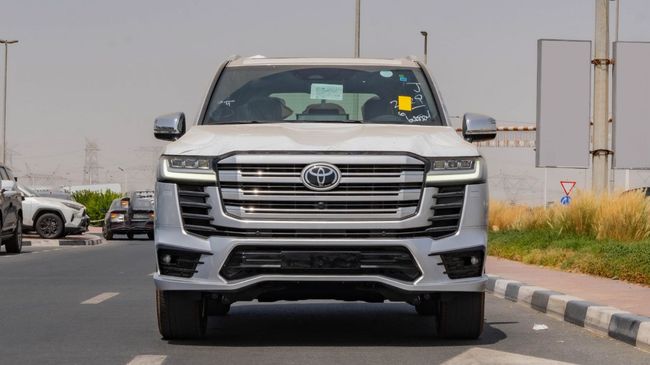 2026 Toyota Land Cruiser VXR 3.5 Litres V6 Twin Turbo Petrol Engine Silver Red SUV GCC