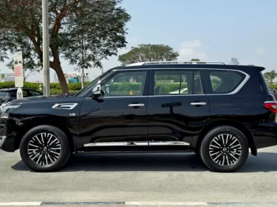 2022 Nissan Patrol LE Platinum City 5.6 Litre V8 Petrol Engine Black Red SUV GCC Specs
