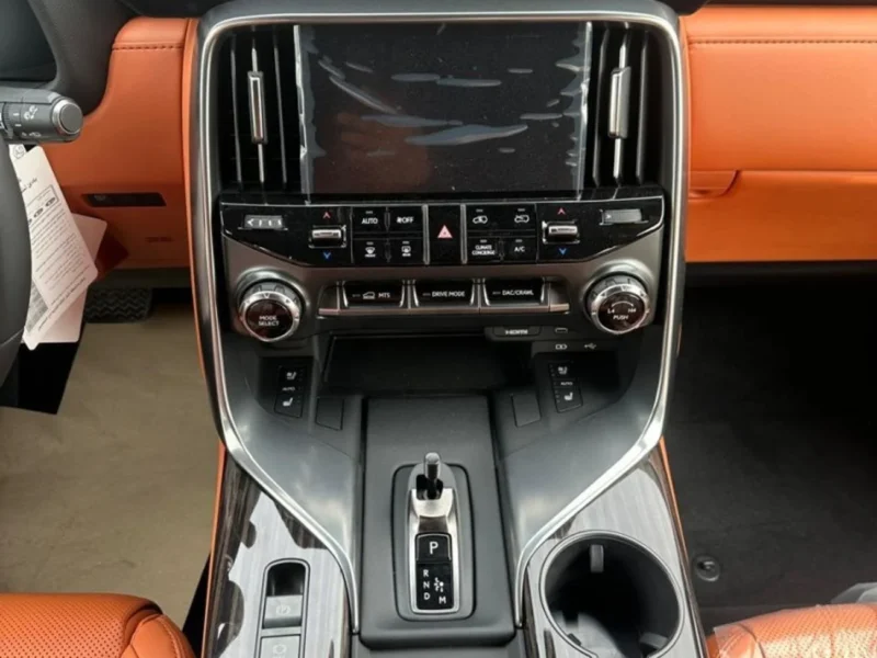 2026 Lexus LX700h VIP 3.5L Twin-Turbo V6 Hybrid Engine Green Tan SUV GCC Specs