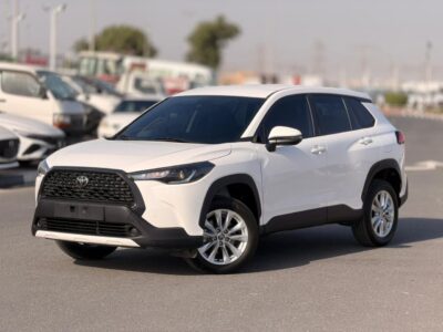 2022 TOYOTA Corolla Cross 2.0 Litres V4 petrol Engine White Black SUV Automatic