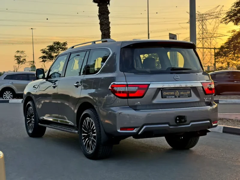 2024 Nissan Patrol LE Platinum 5.6-liter V8 Petrol Engine Grey Red SUV GCC Specs