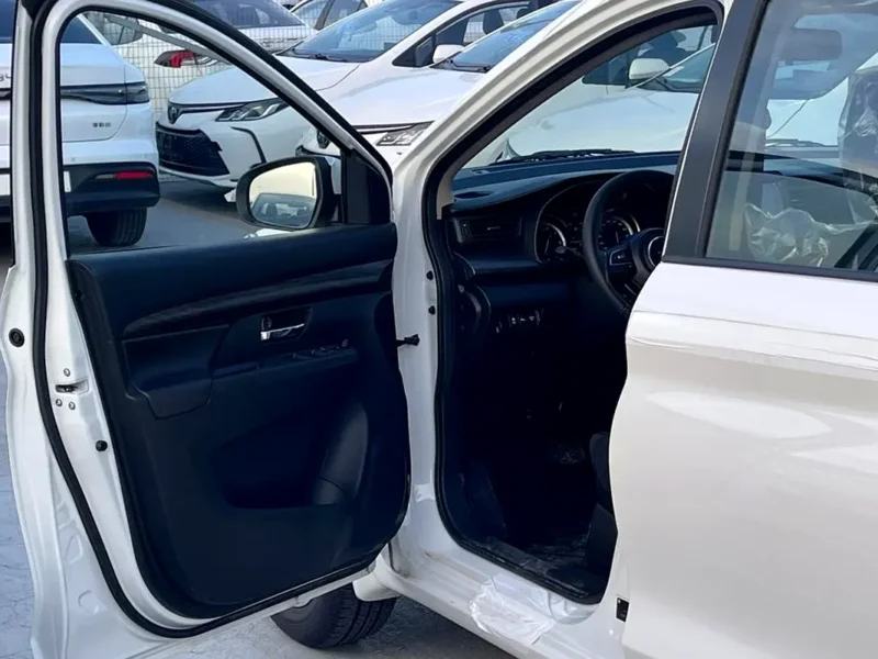 2026 Suzuki Ertiga GLX 4 Cylinder Petrol Engine White Black MPV GCC Specs