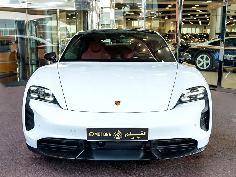 2020 Porsche Taycan Turbo S Electric Vehicle White Red Sedan 450 - 550 KM Range