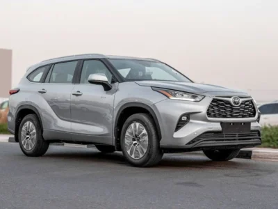 2026 Toyota Highlander GLE 2.5L 4-Cylinder Hybrid Engine Silver Grey SUV GCC Specs