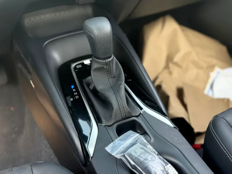 2025 TOYOTA COROLLA 1.8L 4 Cylinders HYBRID Engine White Black Sedan Automatic