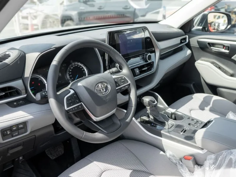 2026 Toyota Highlander GLE 2.5L 4-Cylinder Hybrid Engine Grey SUV GCC Specs