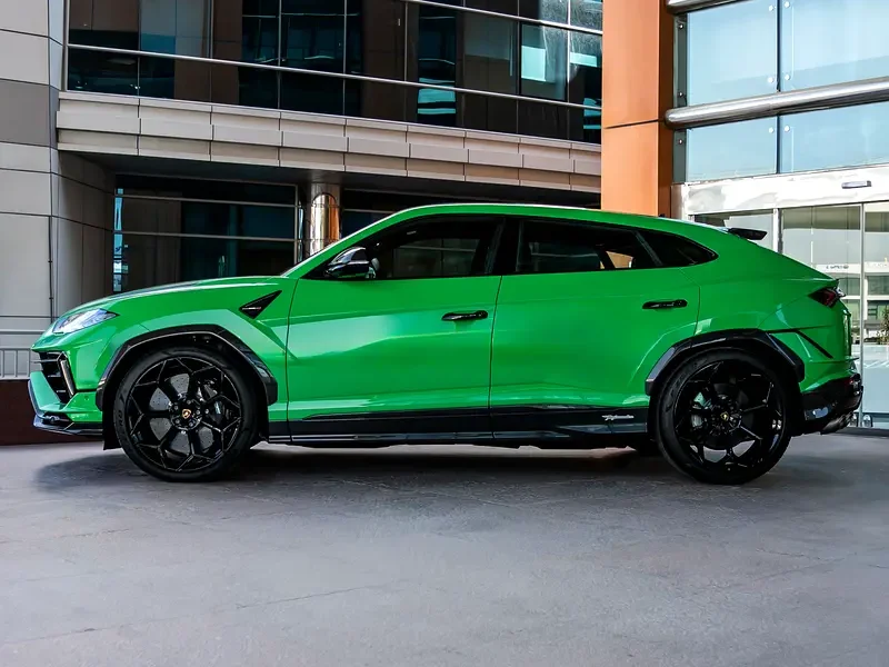 2024 Lamborghini Urus Performante 4.0L twin-turbo V8 Petrol Engine Green Black SUV