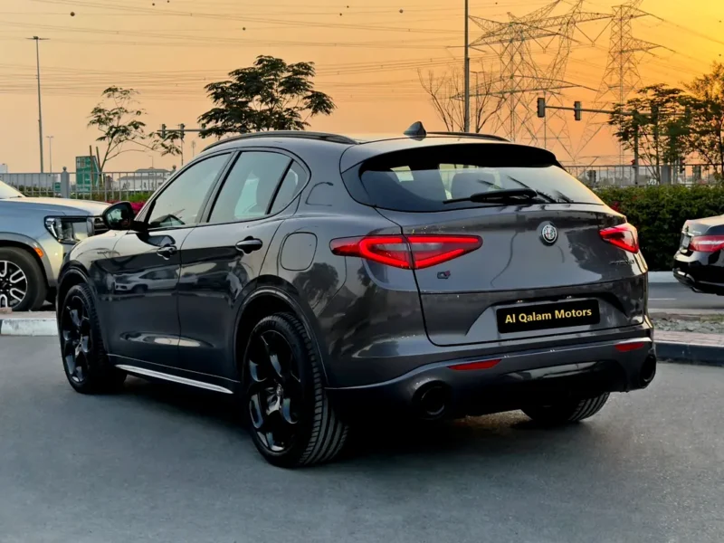 2022 Alfa Romeo Stelvio Veloce 2.0 Litres 4-cylinder Turbo Engine Grey Red Crossover