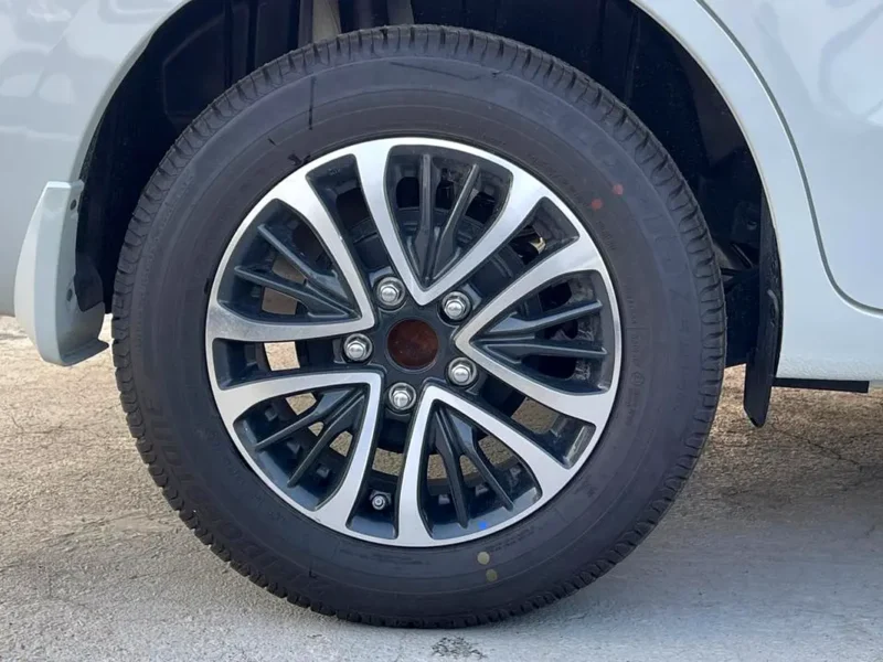 2026 Suzuki Ertiga GLX 4 Cylinder Petrol Engine White Black MPV GCC Specs