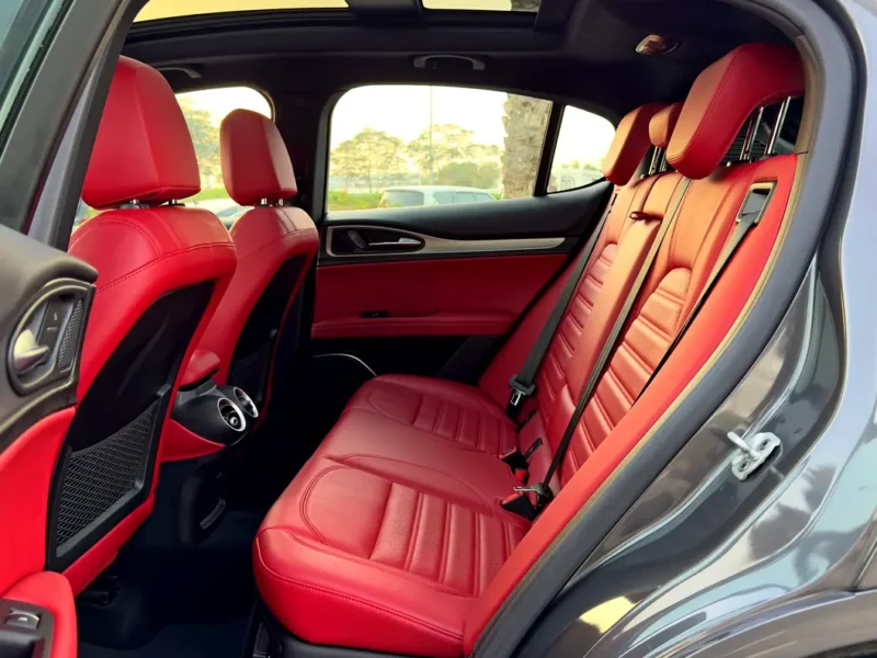 2022 Alfa Romeo Stelvio Veloce 2.0 Litres 4-cylinder Turbo Engine Grey Red Crossover