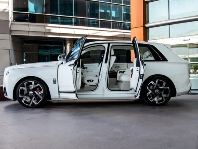 2025 Rolls-Royce Cullinan Black Badge 6.75-liter Twin-Turbocharged V12 Engine White SUV