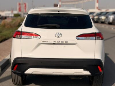 2022 TOYOTA Corolla Cross 2.0 Litres V4 petrol Engine White Black SUV Automatic