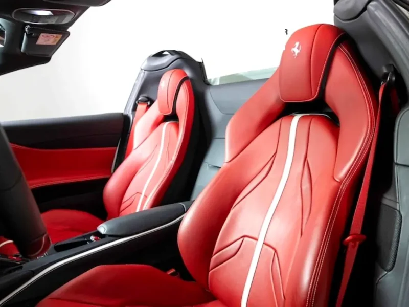 2020 Ferrari 812 GTS GTS 6.5-liter V12 Petrol Engine White Red Sports Car GCC Specs