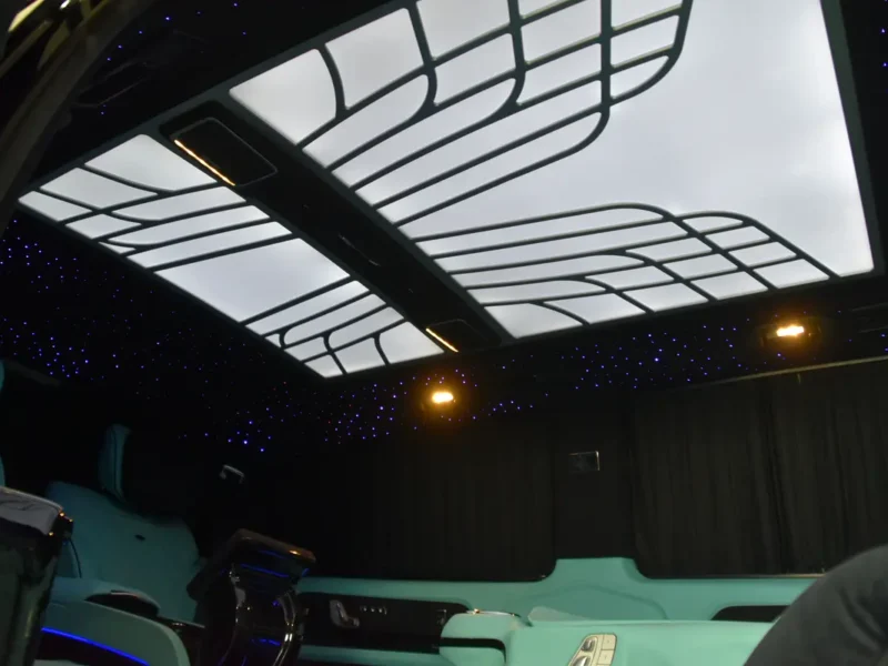 2023 Mercedes-Benz V-Class V 300 2.0-liter 4-cylinder Diesel Engine Black Blue Luxury MPV