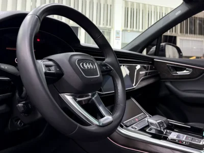 2021 Audi Q7 55 TFSI quattro S line 3.0-liter turbocharged V6 Petrol Engine Grey Black SUV