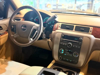 2014 GMC Yukon Other 5.3 Litres V8 Petrol Engine Black Beige SUV GCC Specs